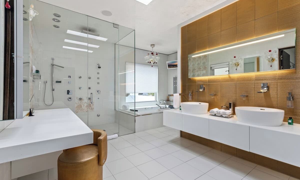 Photo of Bathroom in Hollywood Hills West