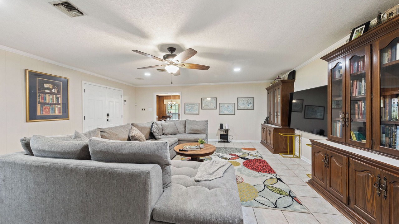 Photo of Livingroom in Broussard