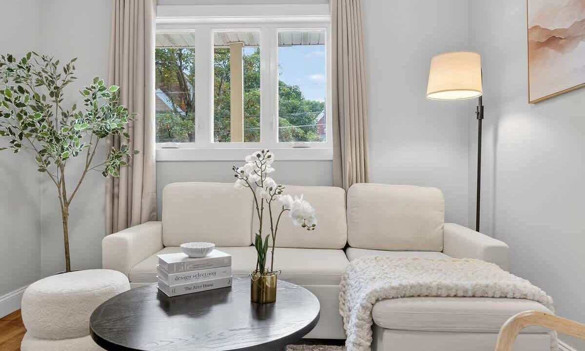 Photo of Livingroom in Somerville
