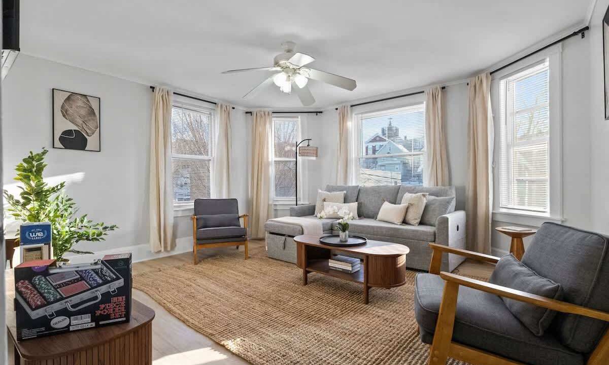 Photo of Livingroom in Winter Hill