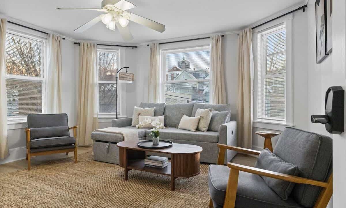 Photo of Livingroom in Winter Hill
