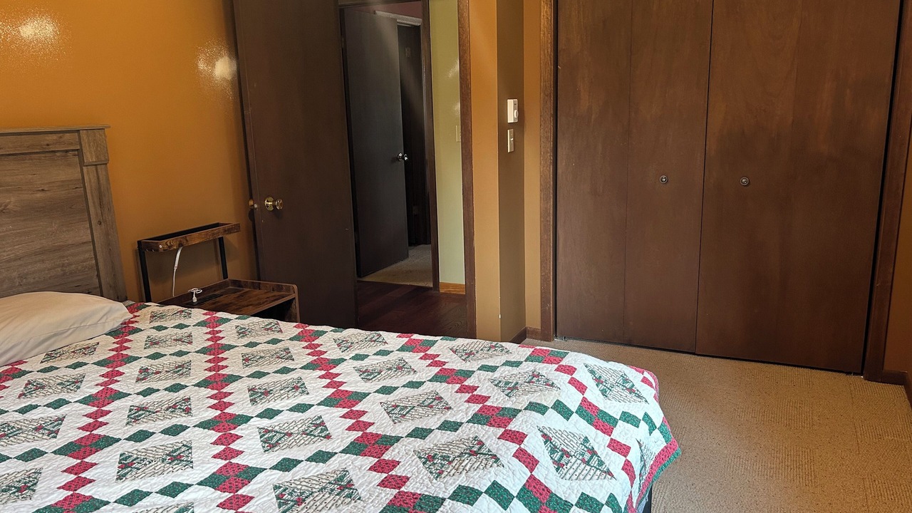Photo of Bedroom in Lead