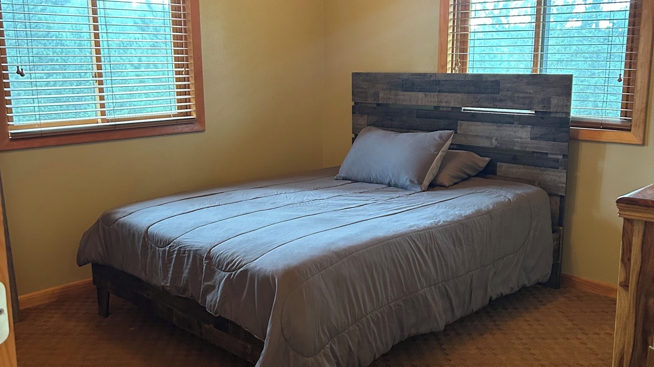 Photo of Bedroom in Lead