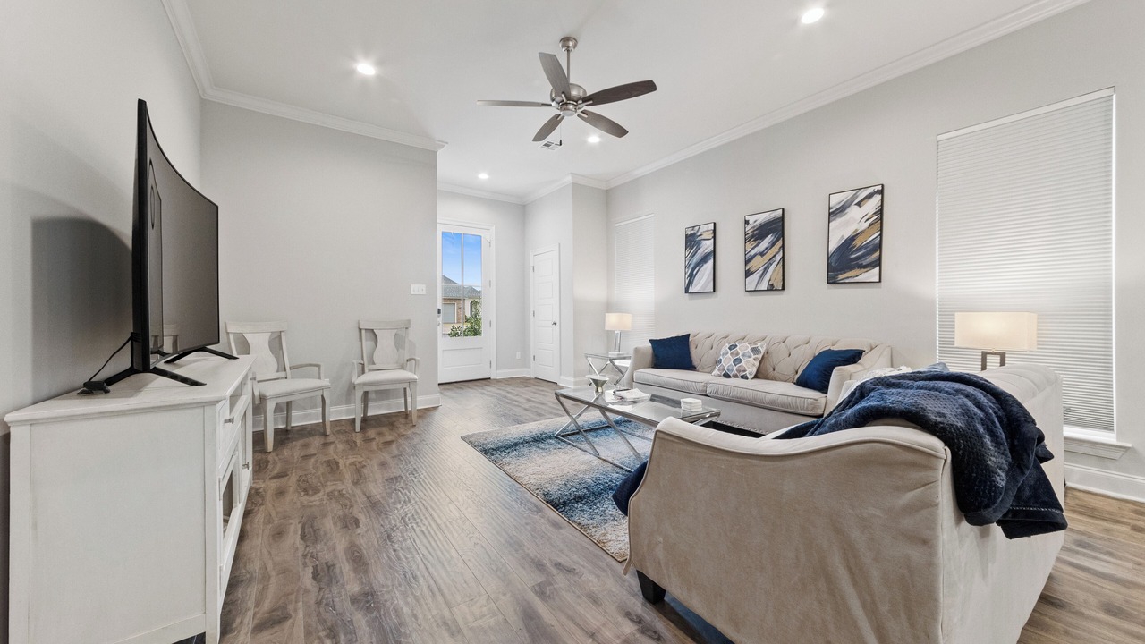 Photo of Livingroom in Milton
