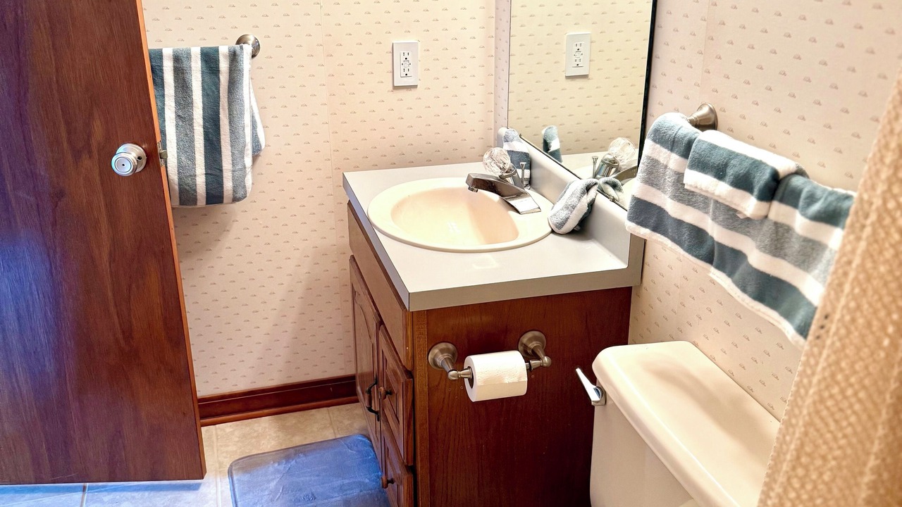 Photo of Bathroom in Diamondhead