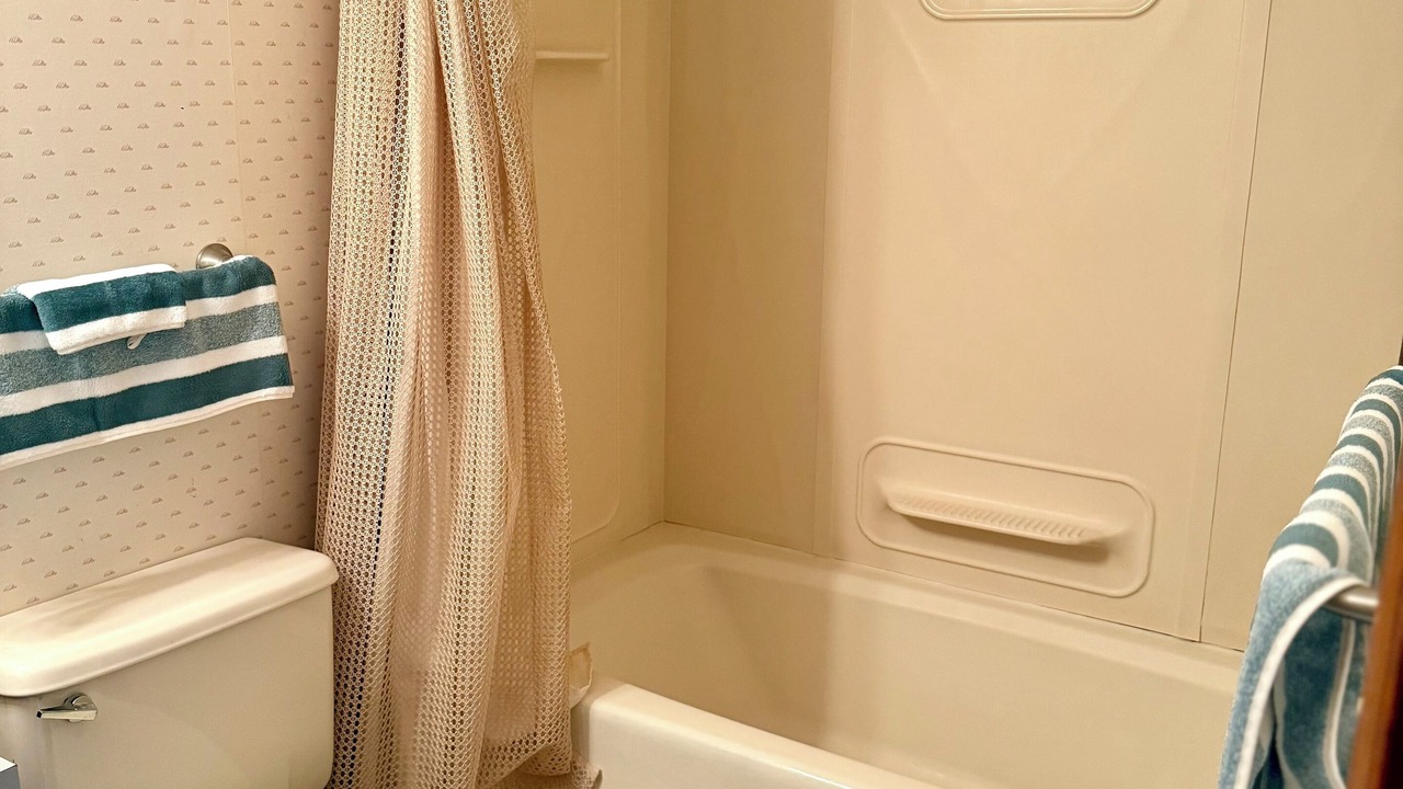 Photo of Bathroom in Diamondhead