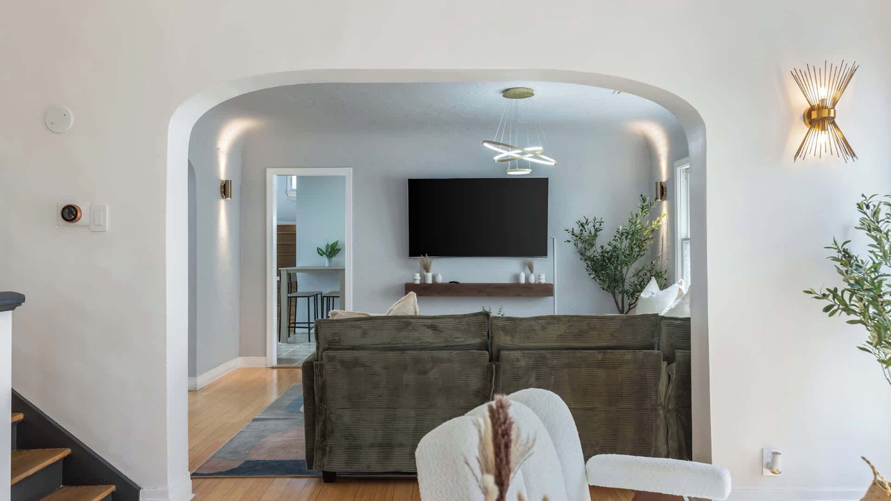 Photo of Livingroom in La Brea