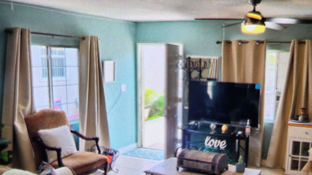 Photo of Livingroom in Downey