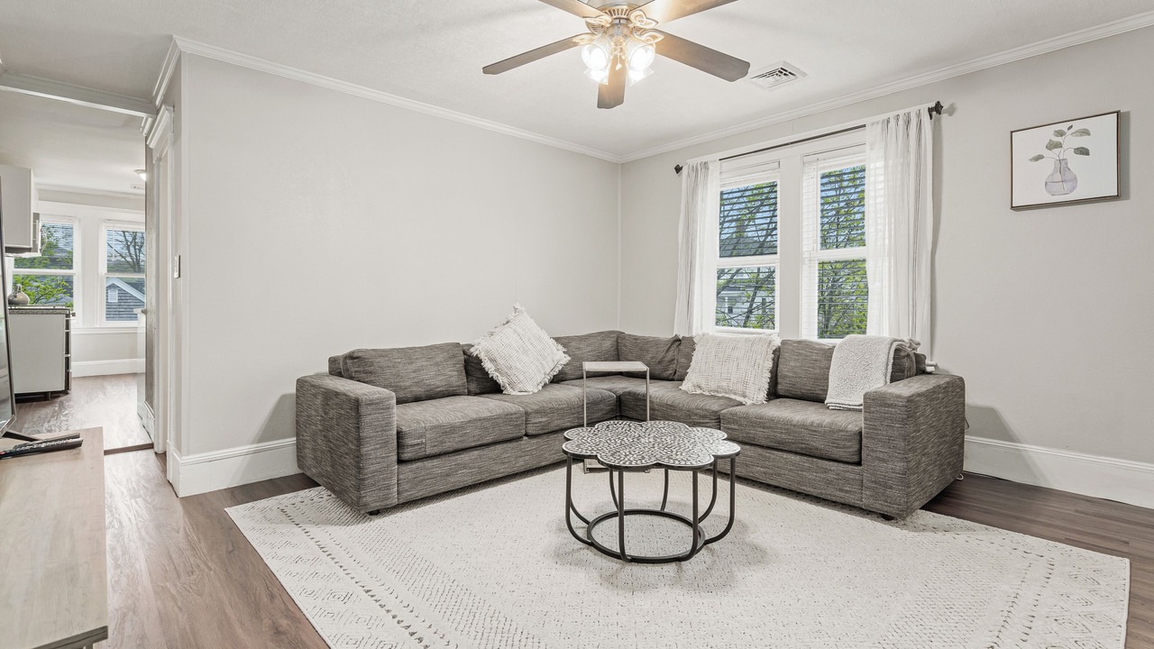 Photo of Livingroom in Salem