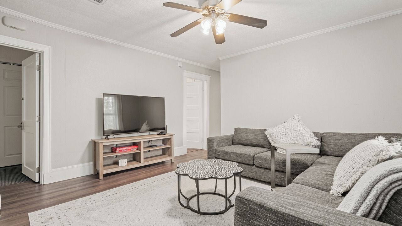 Photo of Livingroom in Salem