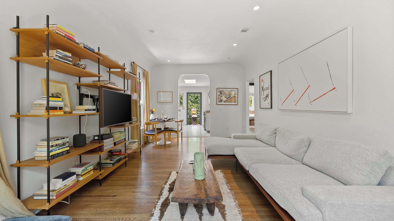 Photo of Livingroom in Melrose