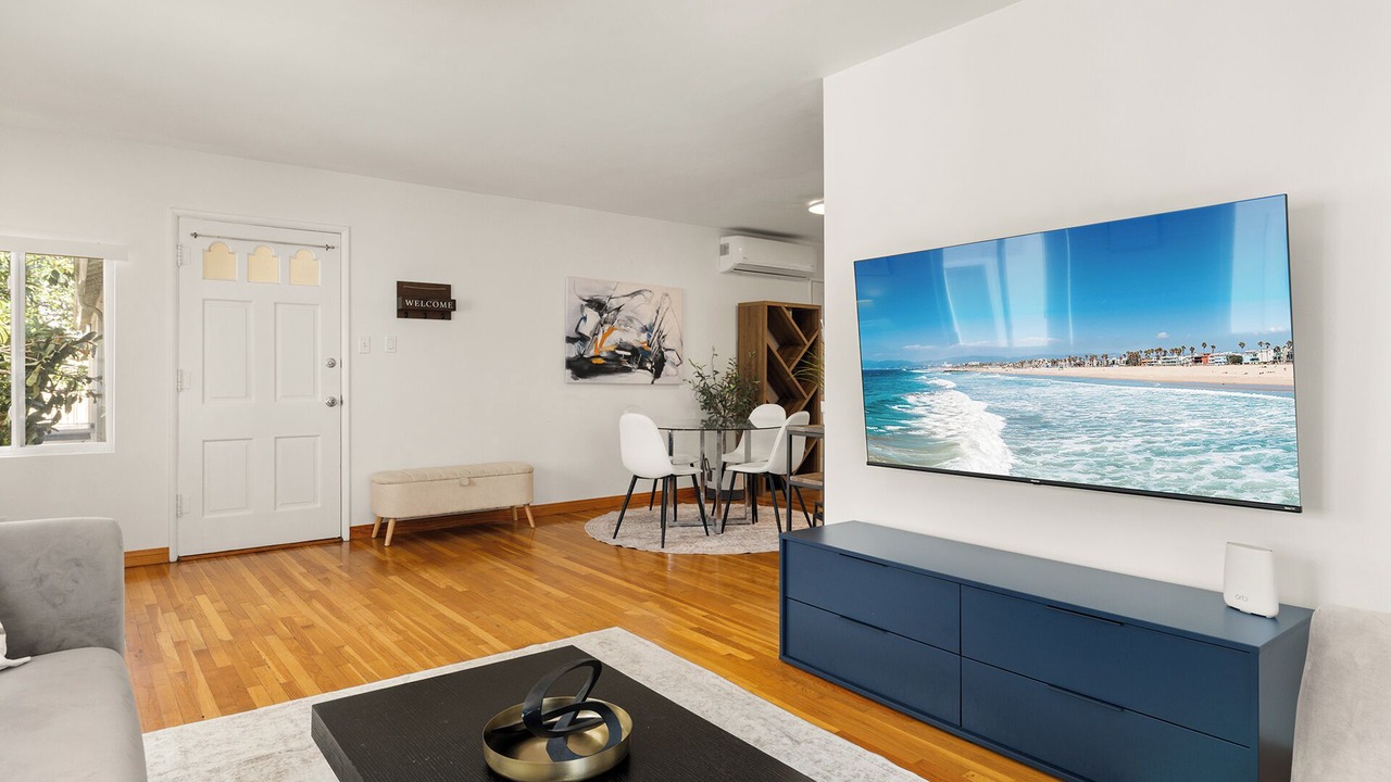 Photo of Livingroom in Sawtelle