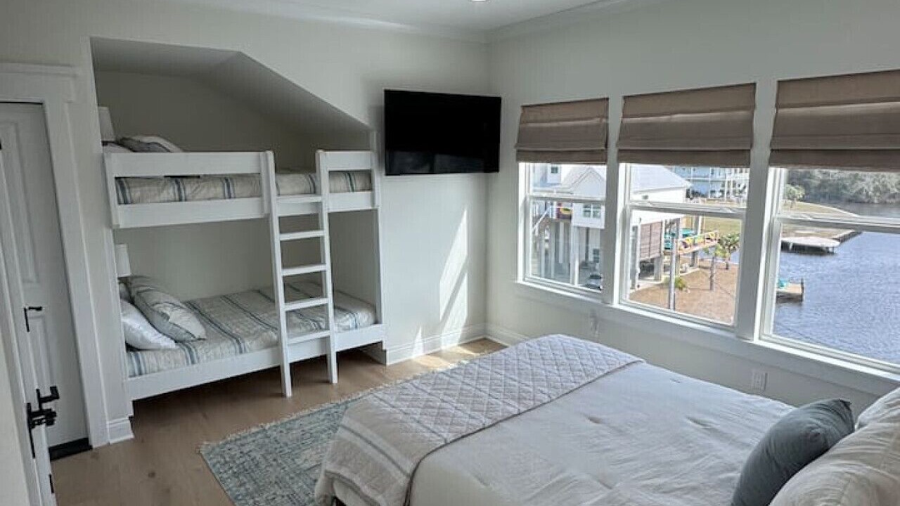 Photo of Bedroom in Shoreline Park