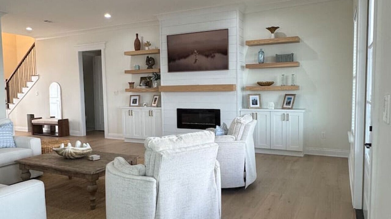 Photo of Livingroom in Shoreline Park