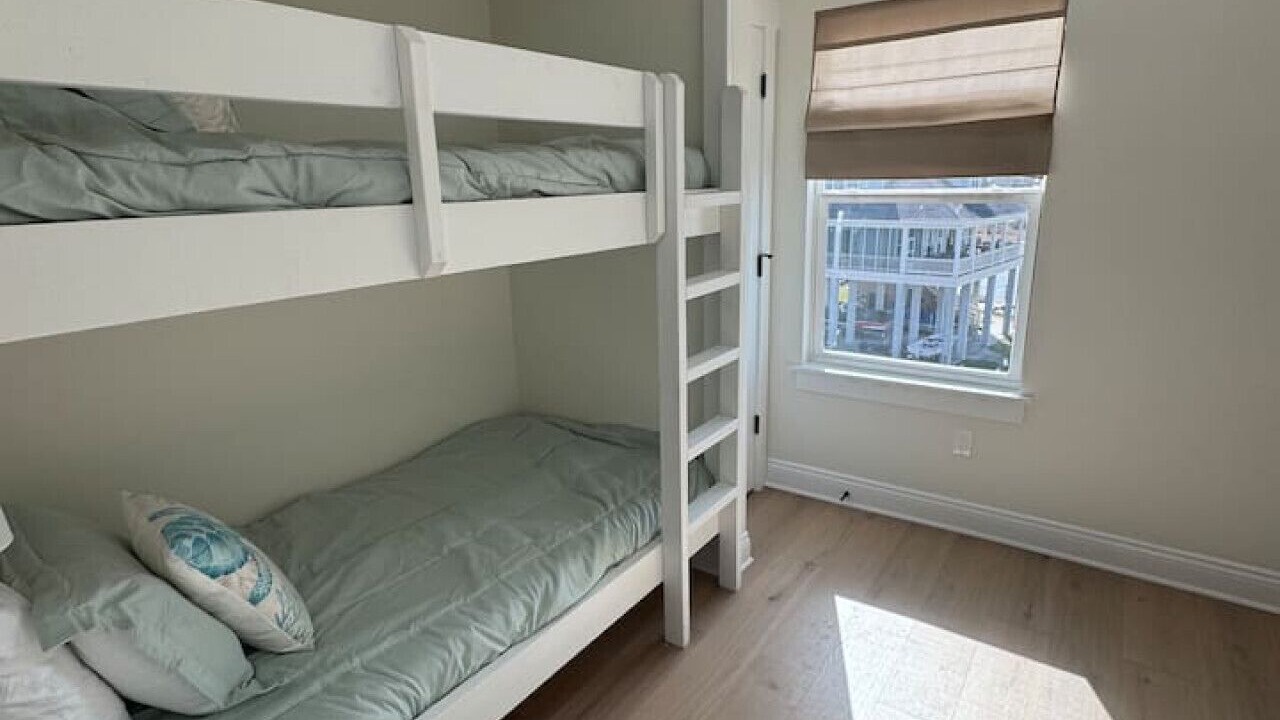 Photo of Bedroom in Shoreline Park