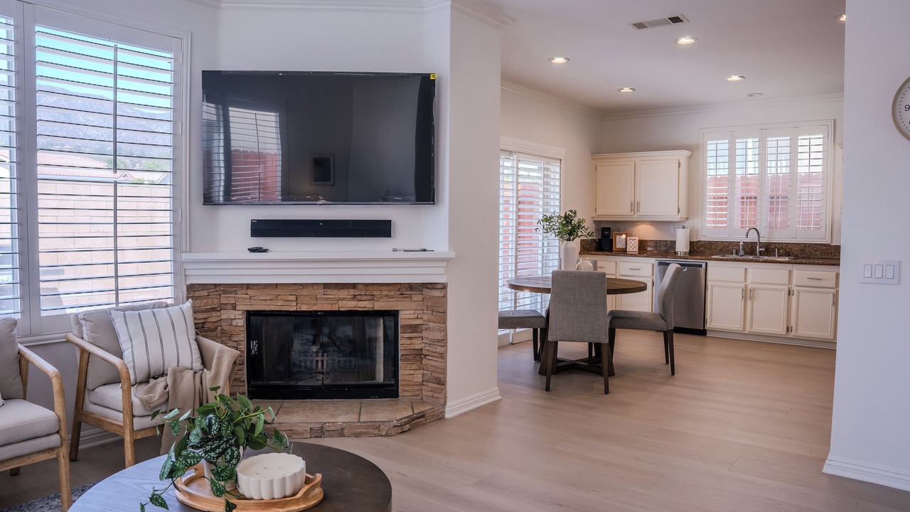 Photo of Livingroom in Duarte