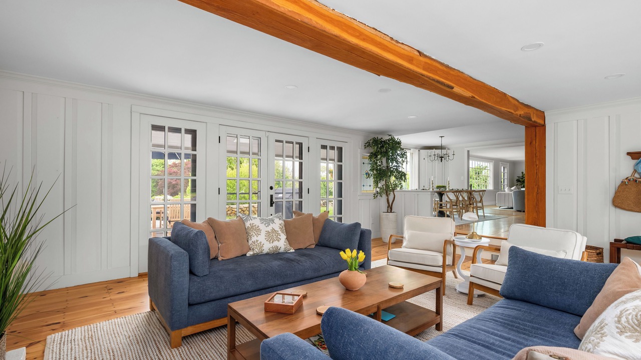 Photo of Livingroom in Barnstable