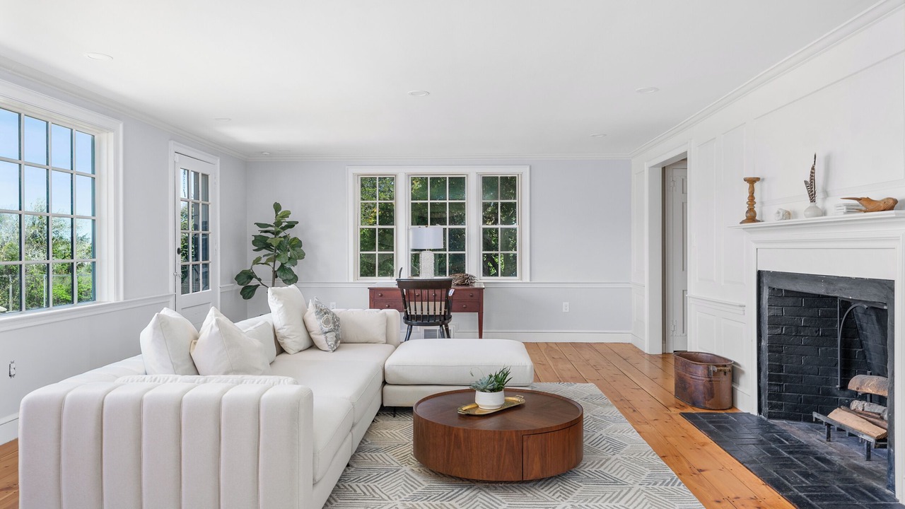 Photo of Livingroom in Barnstable
