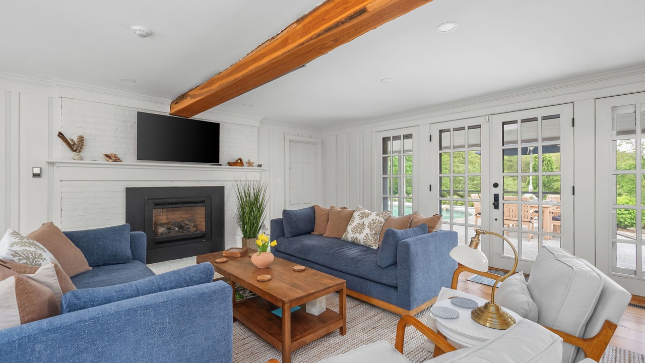 Photo of Livingroom in Barnstable