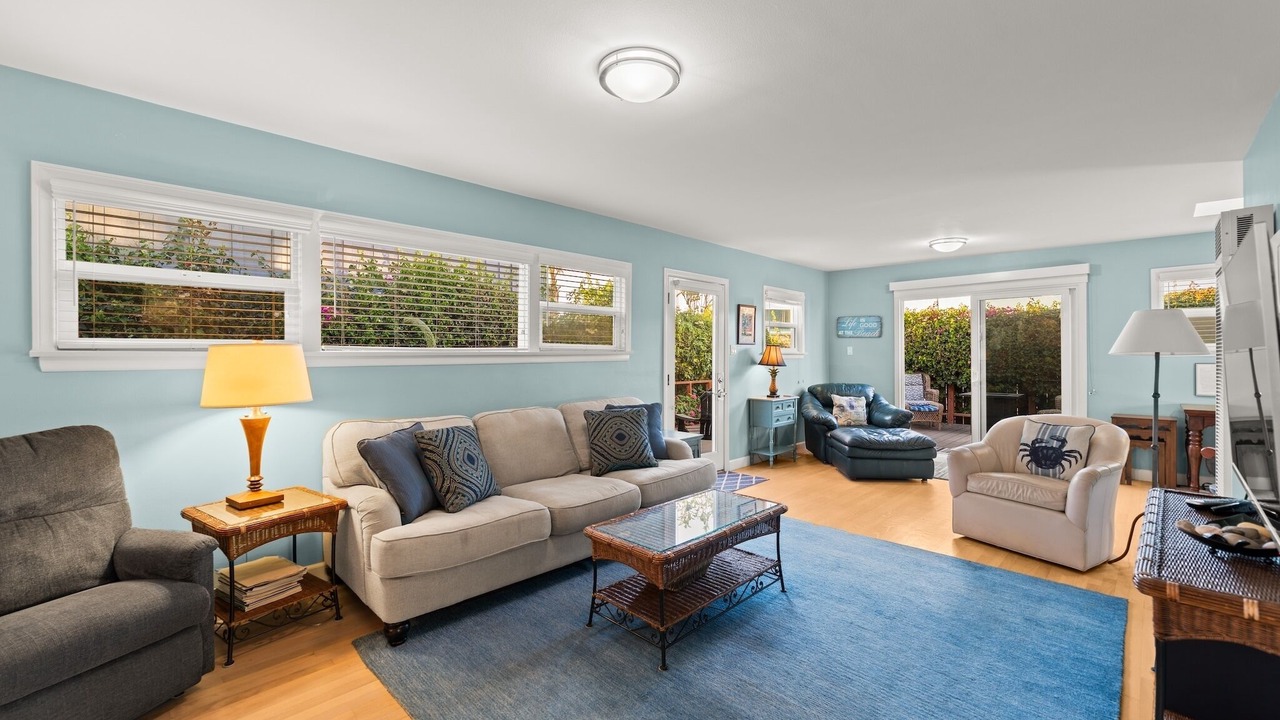 Photo of Livingroom in Pierpont Bay