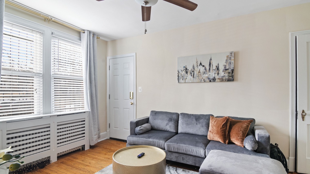 Photo of Livingroom in Fairlawn