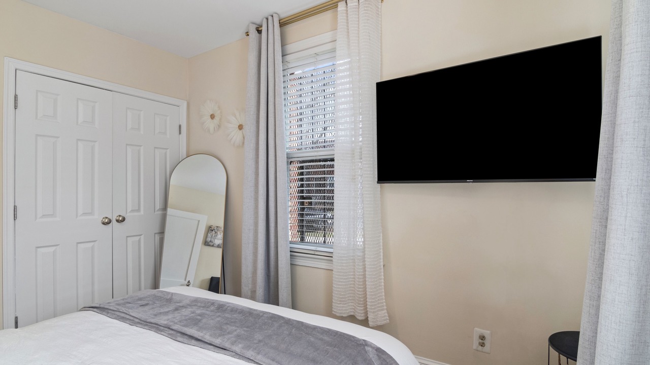 Photo of Bedroom in Fairlawn