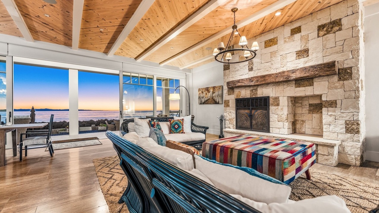 Photo of Livingroom in Ventura
