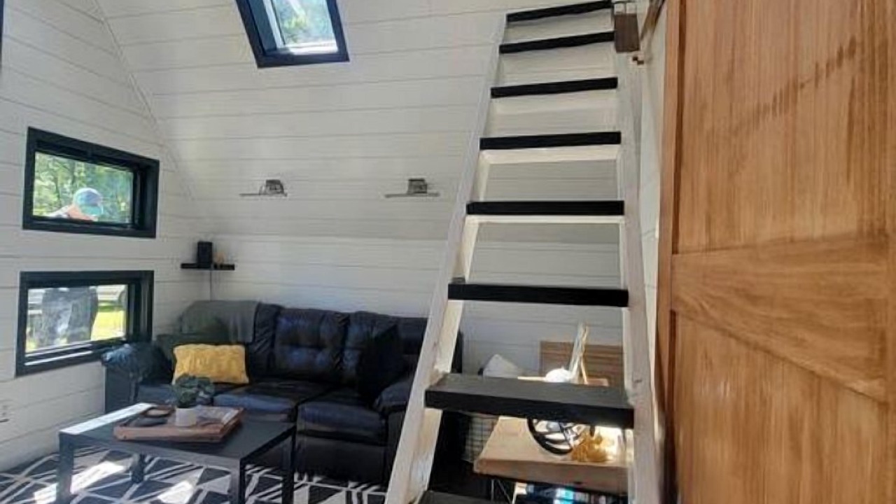 Photo of Livingroom in Brook Park