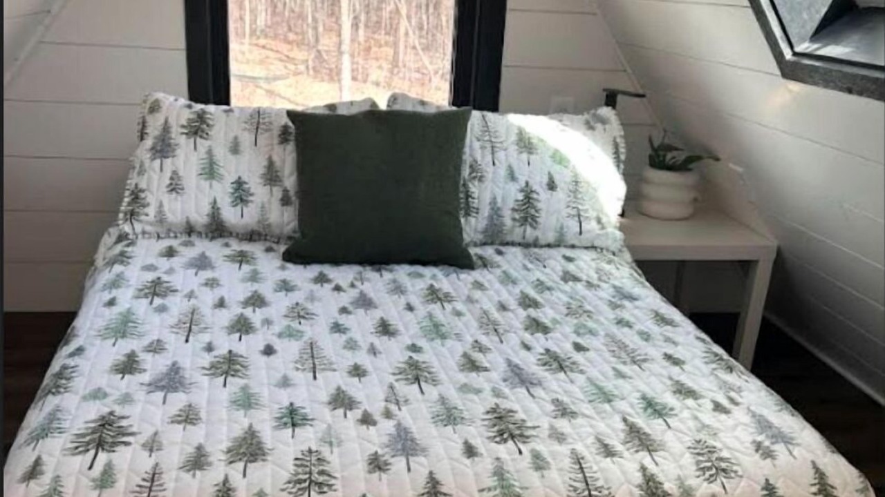 Photo of Bedroom in Brook Park
