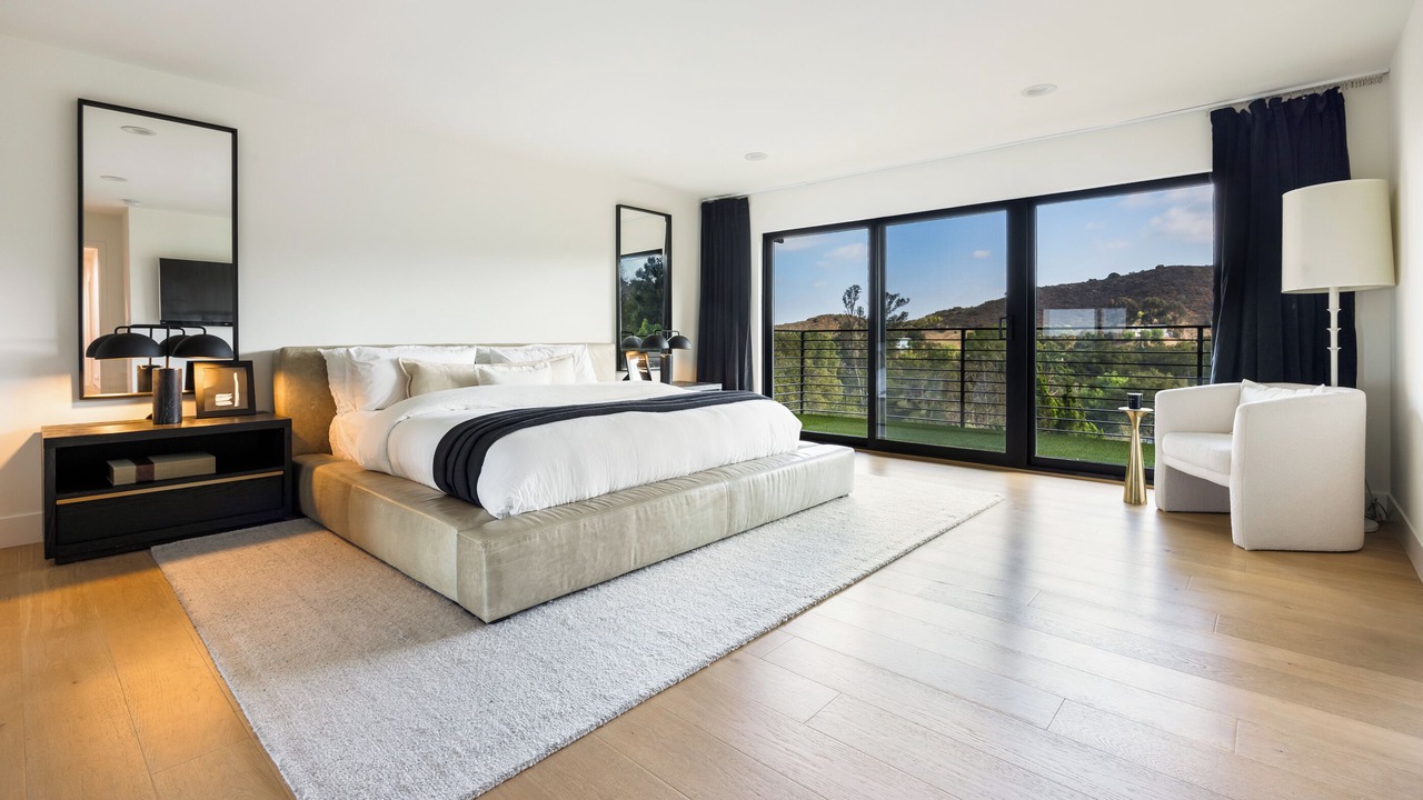 Photo of Bedroom in Woodland Hills