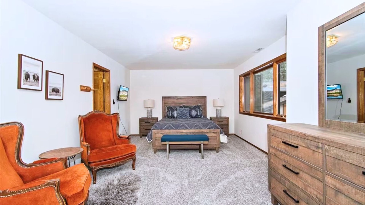 Photo of Bedroom in Summit Estates