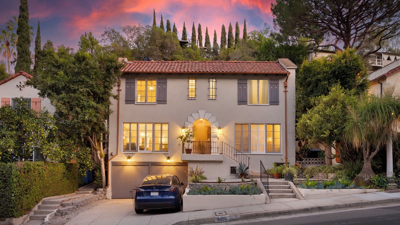 Photo of Outdoor in Hollywood Heights