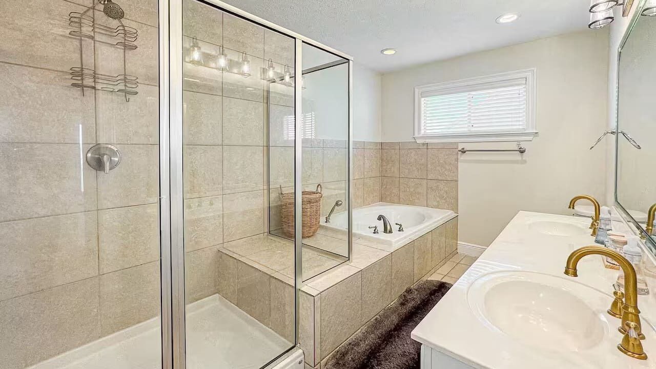 Photo of Bathroom in Shoreline Park
