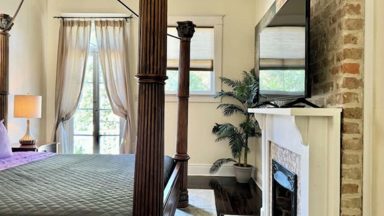 Photo of Bedroom in Mid-City