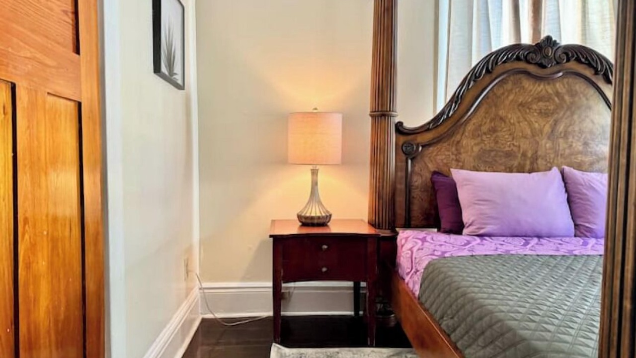 Photo of Bedroom in Mid-City