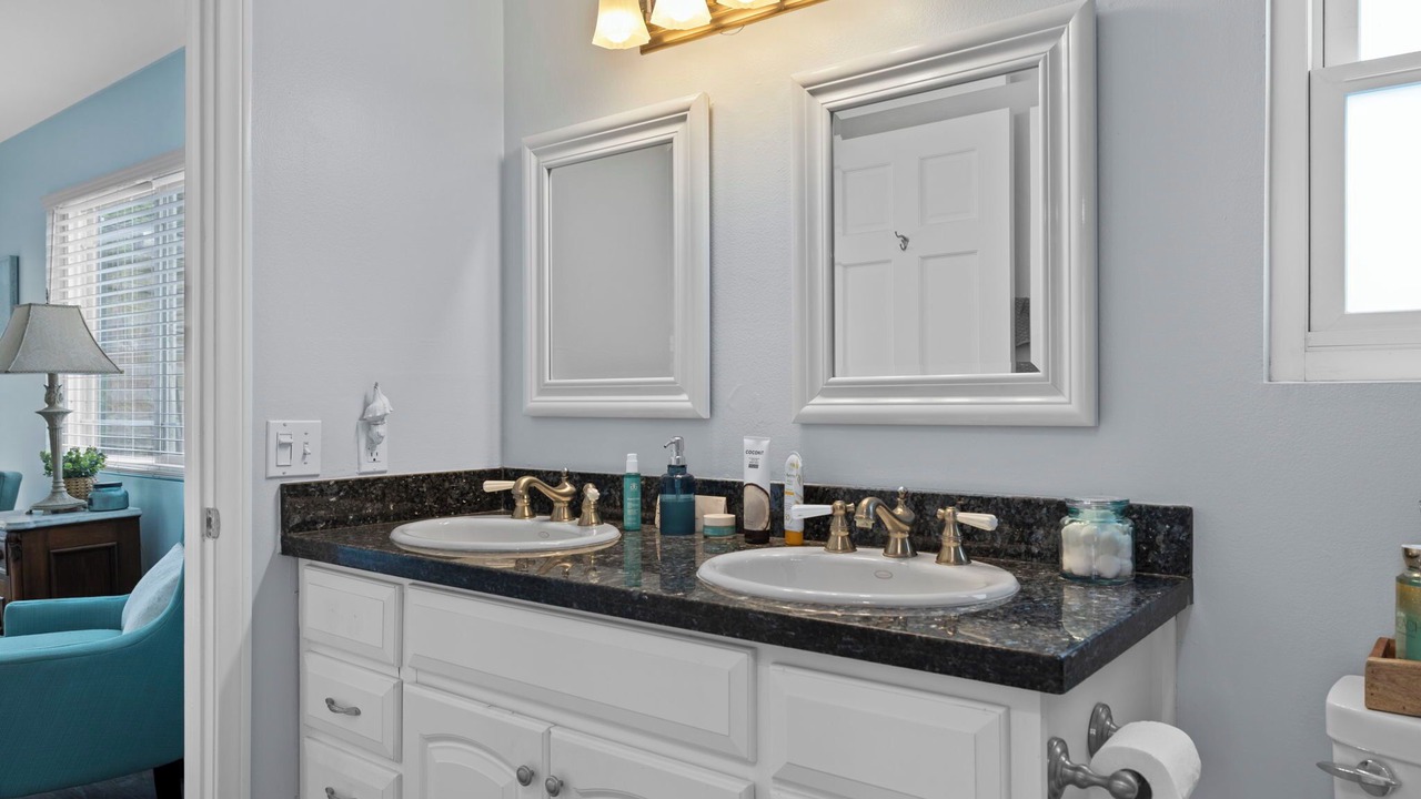 Photo of Bathroom in Hollywood