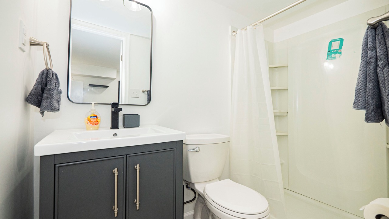 Photo of Bathroom in Anacostia