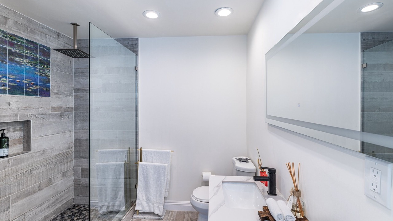 Photo of Bathroom in Thousand Oaks