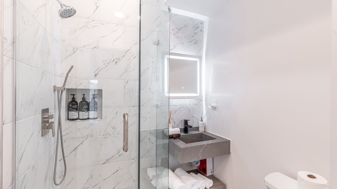 Photo of Bathroom in Thousand Oaks