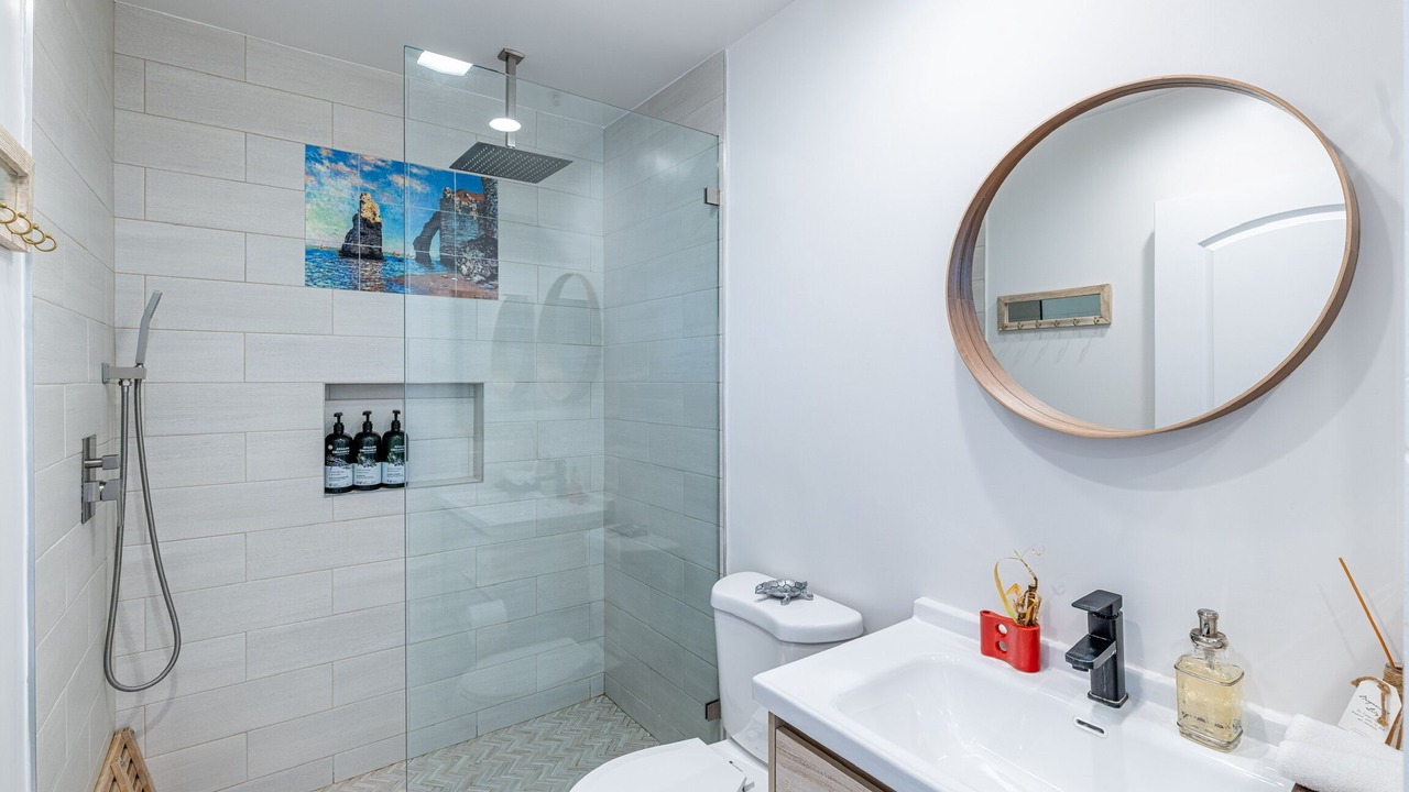 Photo of Bathroom in Thousand Oaks