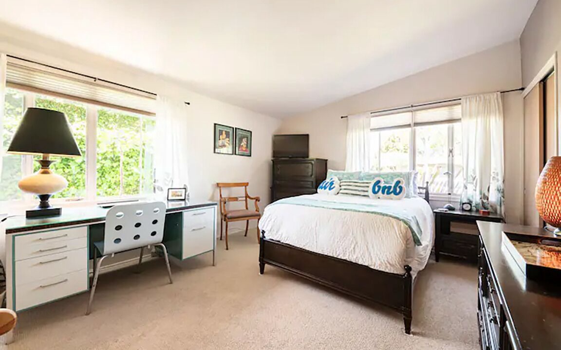 Photo of Bedroom in Bixby Knolls