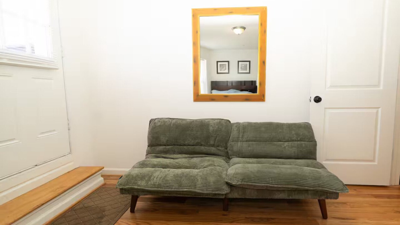 Photo of Livingroom in Truxton Circle