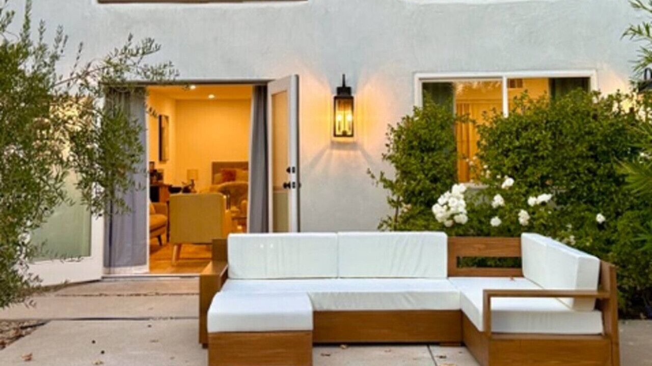 Photo of Patio Balcony in Meiners Oaks