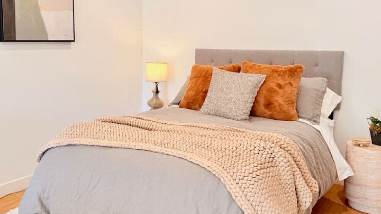 Photo of Bedroom in Meiners Oaks