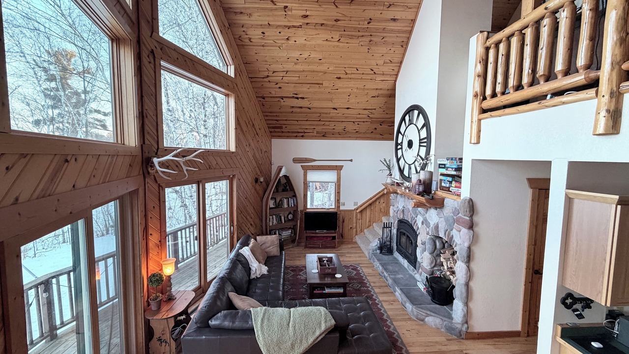 Photo of Livingroom in Fifty Lakes