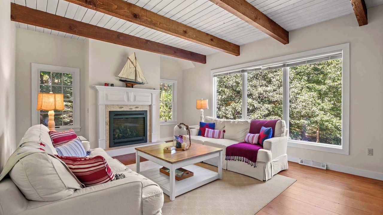 Photo of Livingroom in East Harwich