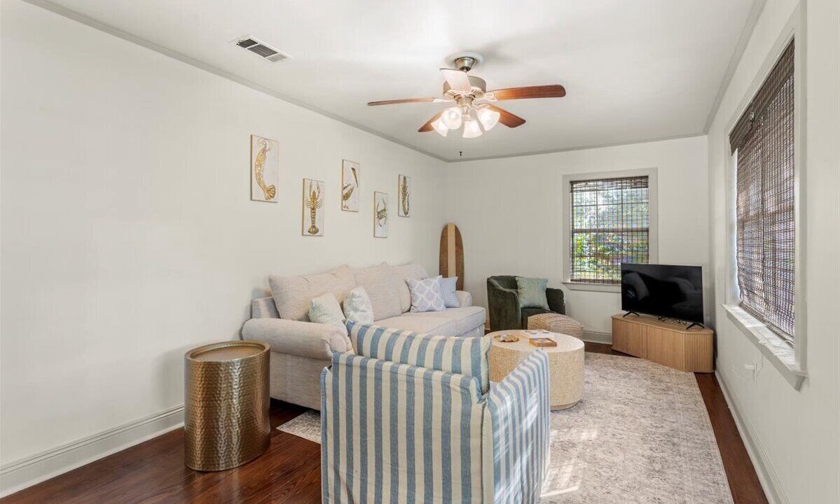 Photo of Livingroom in Long Beach