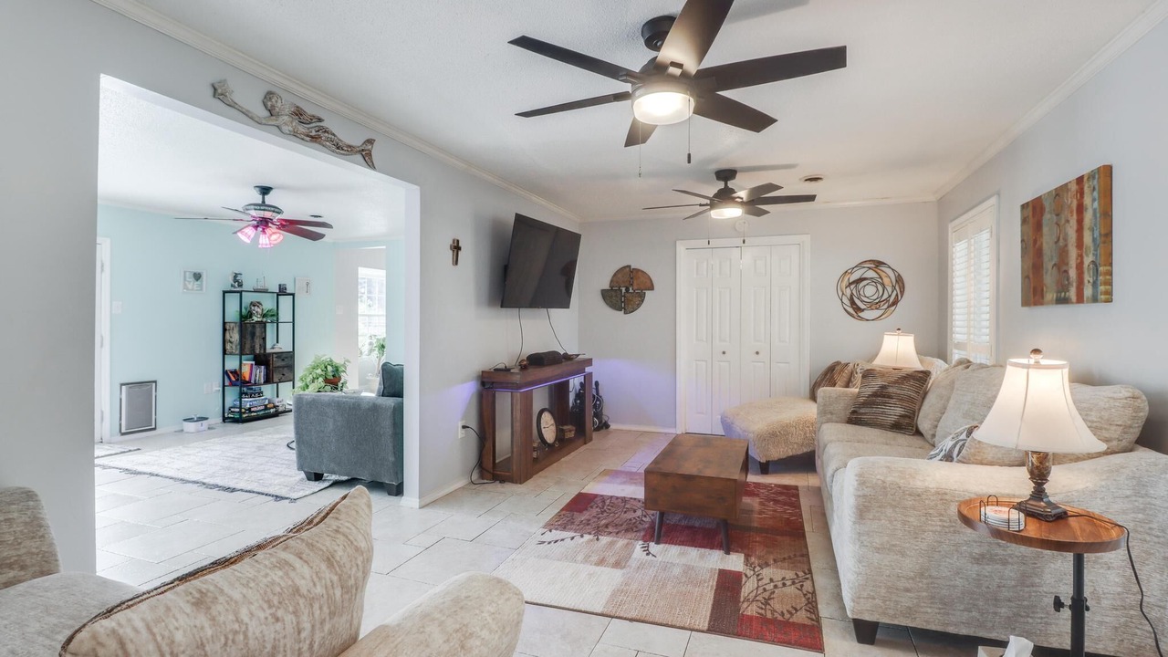 Photo of Livingroom in Long Beach