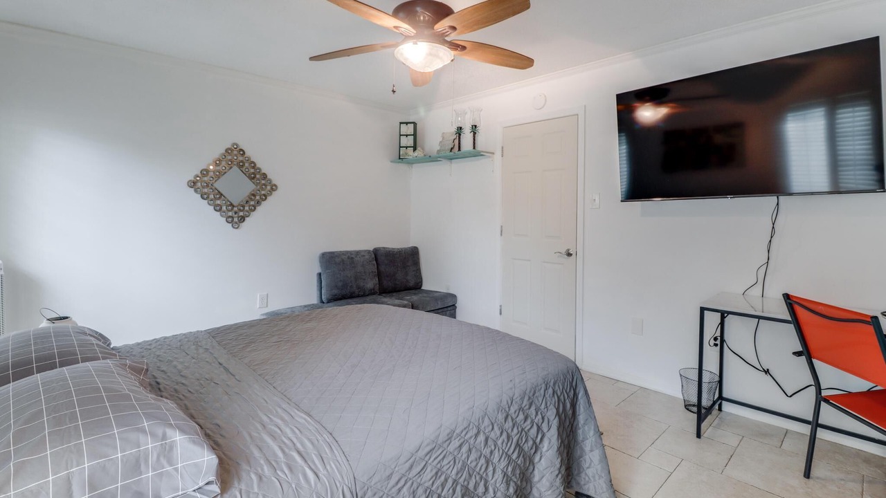 Photo of Bedroom in Long Beach