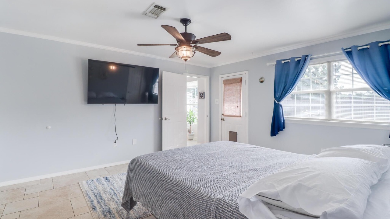 Photo of Bedroom in Long Beach